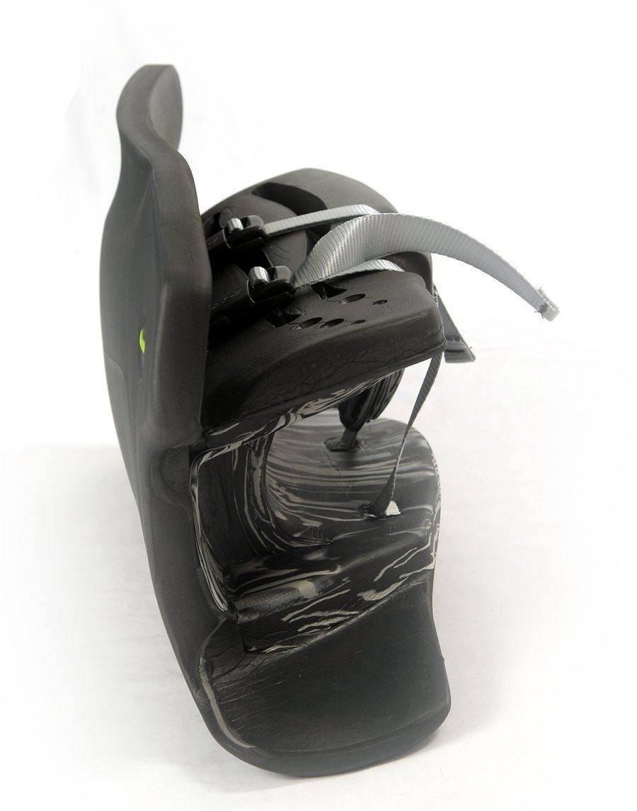 OBO | OBO HI REBOUND Legguards Black Wing/Red | HI REBOUND Legguards Black Wing/Red - Black Wing/Red / Medium | Total Hockey