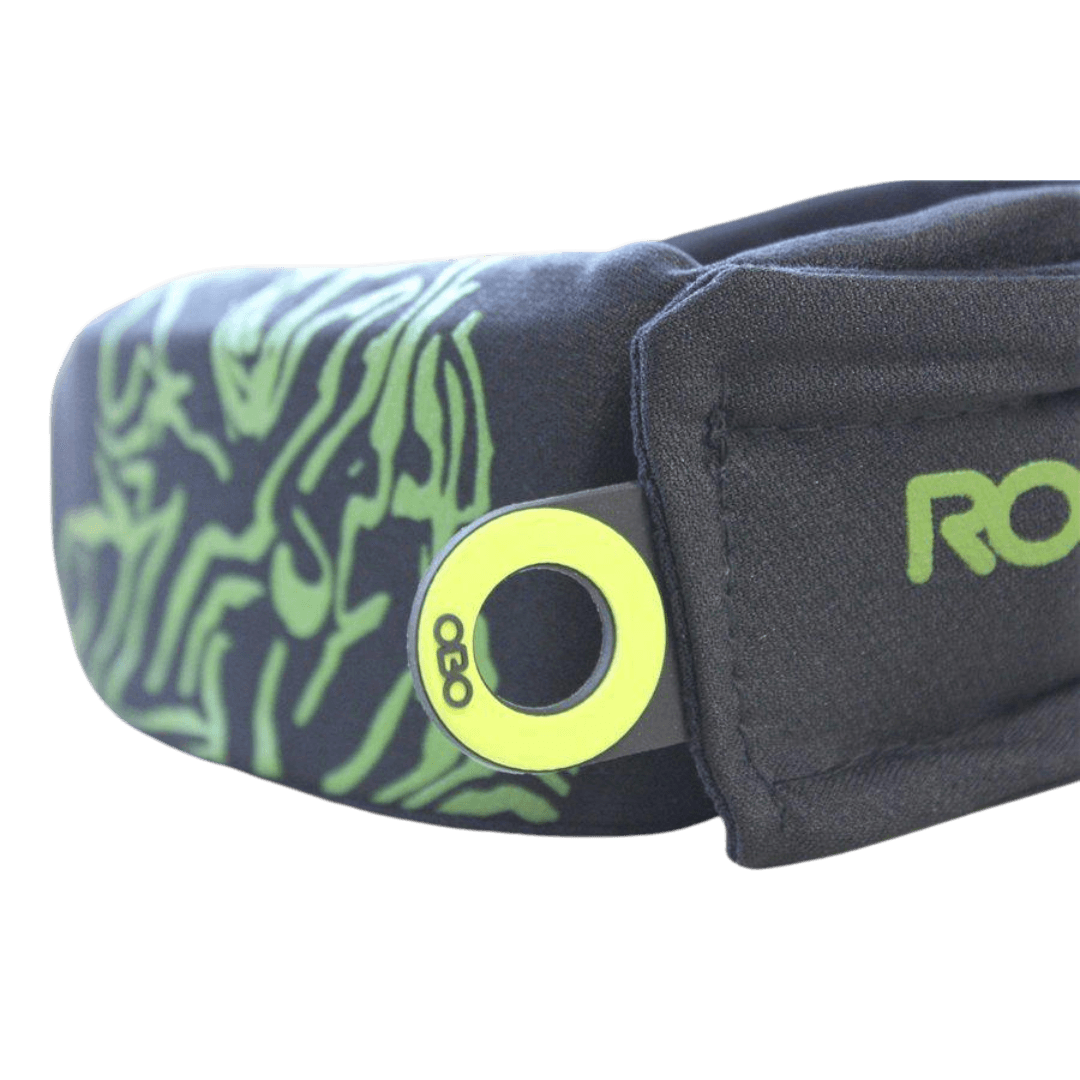 OBO | OBO ROBO Throat Guard | ROBO Throat Guard - Black/Green / One Size | Total Hockey